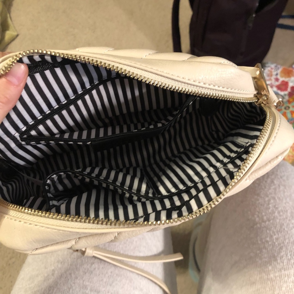 Purses - Picture 2 of 6